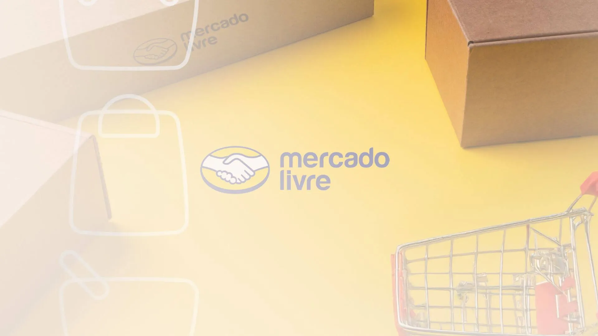Logo do Mercado Livre ao centro sobre fundo amarelo, rodeado por caixas de papel&atilde;o de encomenda e um pequeno carrinho de compras, representando quanto custa vender no Mercado Livre